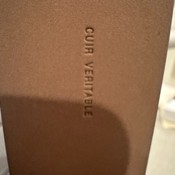 CHANEL Signature Leather Belt - Picture 8 of 9